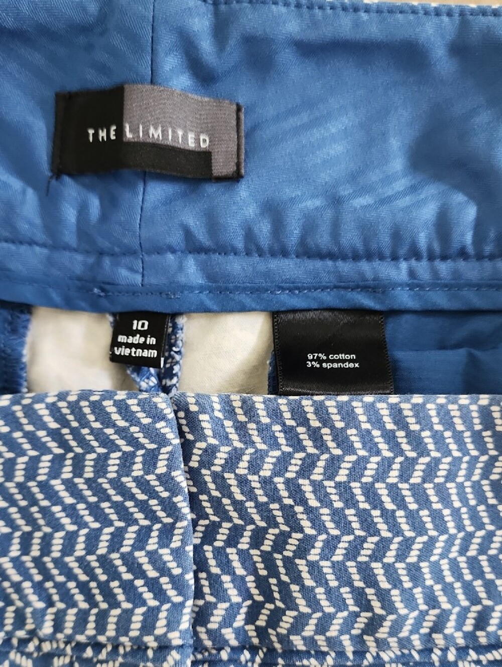 The Limited Blue and White Print Patterned Shorts - Picture 2 of 9